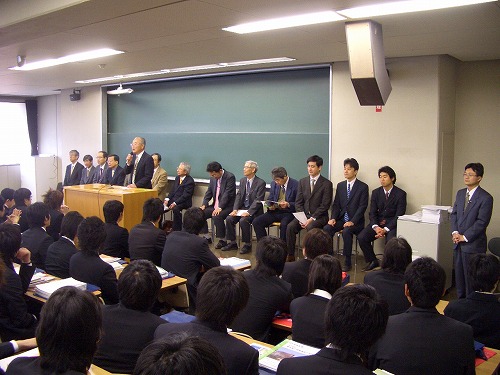 天野同窓会長の祝辞